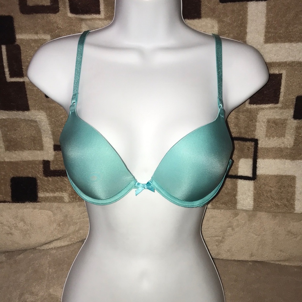 Victoria’s Secret 34B lightly padded bra 💗